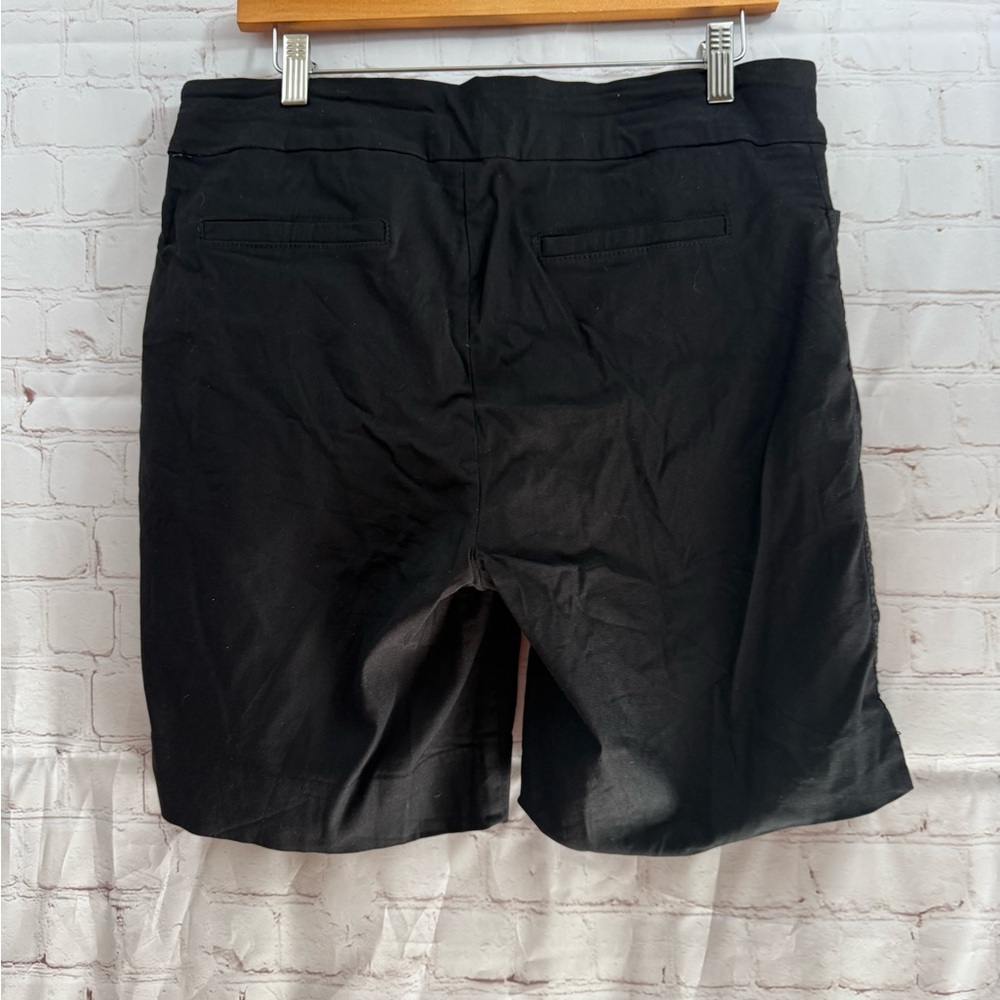 Hilary Radley Women's Size Large Black Stretch Pull On Shorts (READ) - Picture 2 of 4